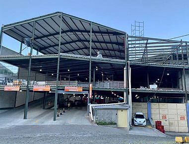 Estacionamento - Área total: 886 m² 